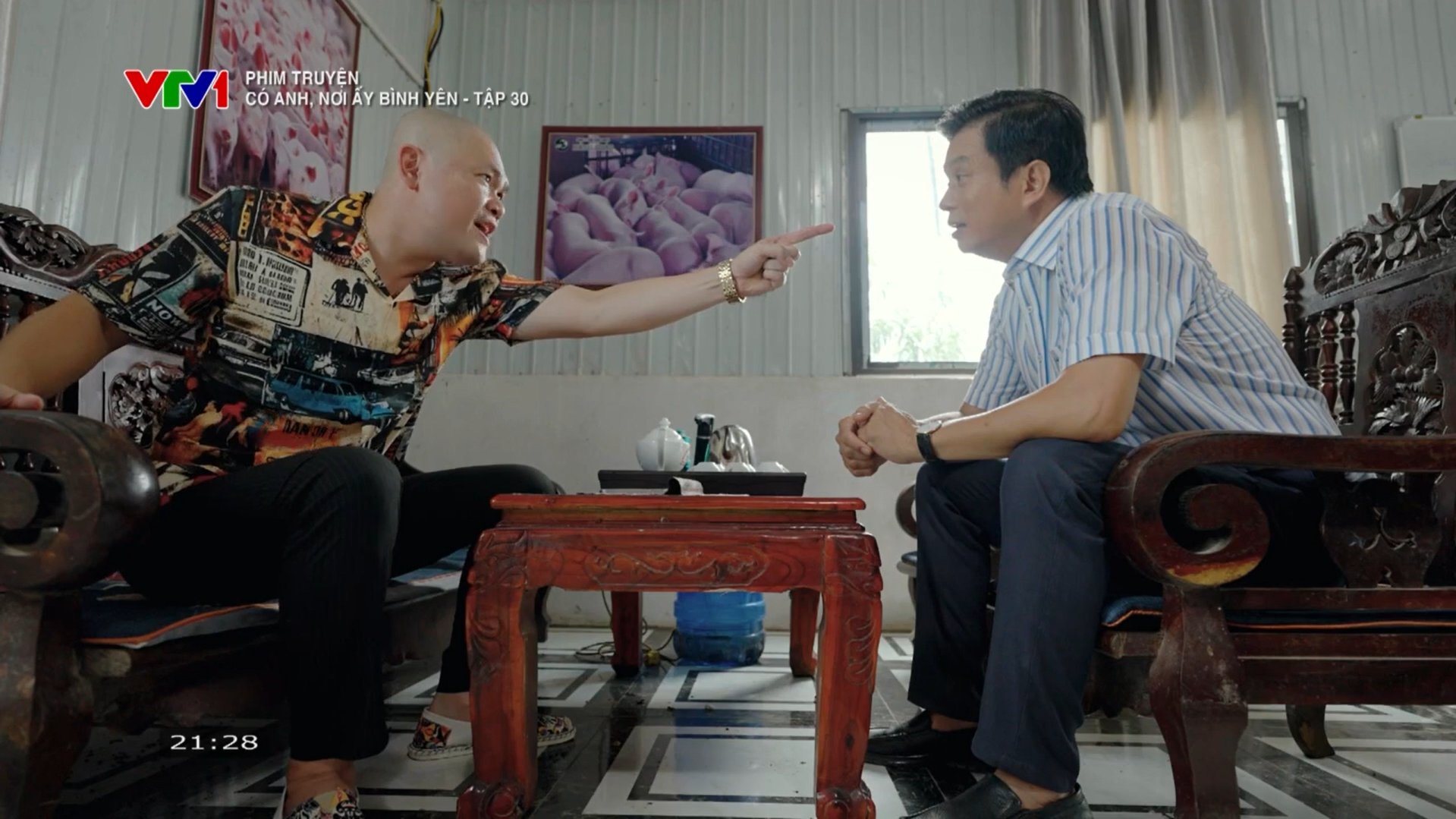 Phó chủ tịch Xuân bị Hồng Phát tống tiền 5 tỷ trong Có anh nơi ấy bình yên tập 31 - Ảnh 2.