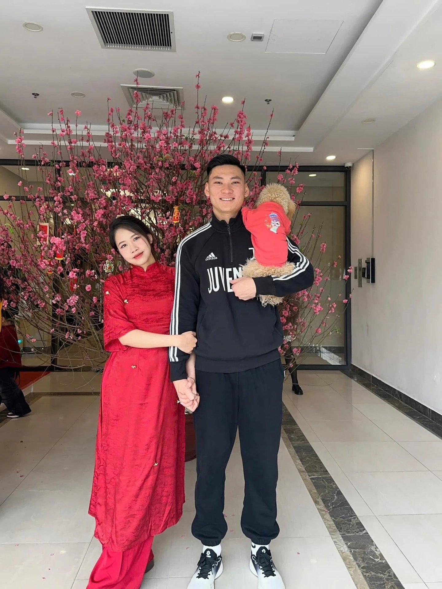 23-1758638226-thu-mon-tuyen-viet-nam-cuoi-chi-dep-tiep-vien-hang-khong.jpg