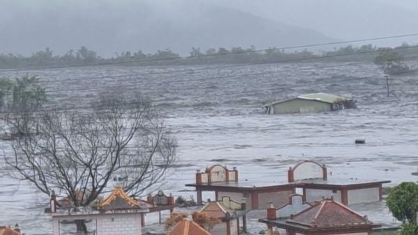 Siêu bão Ragasa tàn phá Đài Loan (Trung Quốc): 30 người mất tích, 2 người tử vong và hàng trăm người mắc kẹt- Ảnh 3.