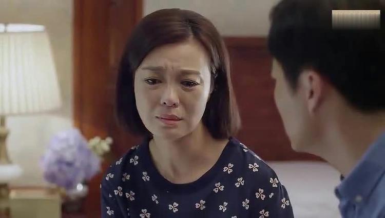Nữ giám đốc lương 2,6 tỷ/năm bỏ việc để làm mẹ toàn thời gian, 5 năm sau con viết văn: 