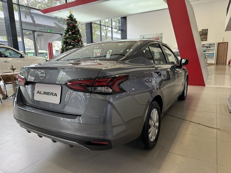 Nissan Almera 1.jpg