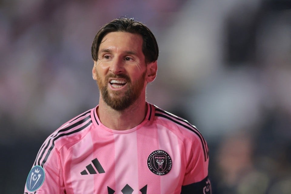 24-1758685930-messi-bi-to-huy-hoai-inter-miami.jpg