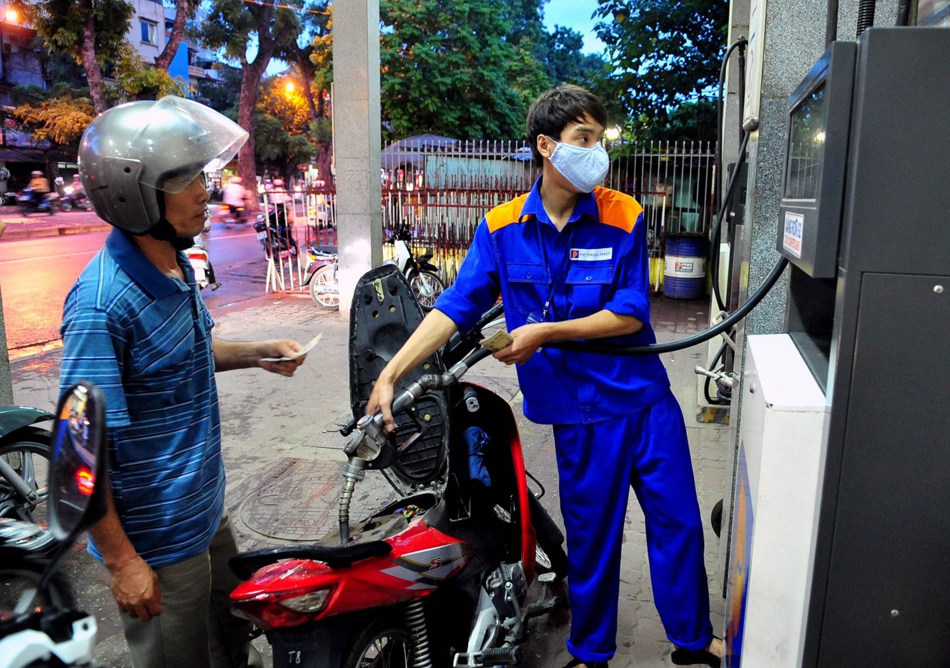 xang dau nam khanh.jpg