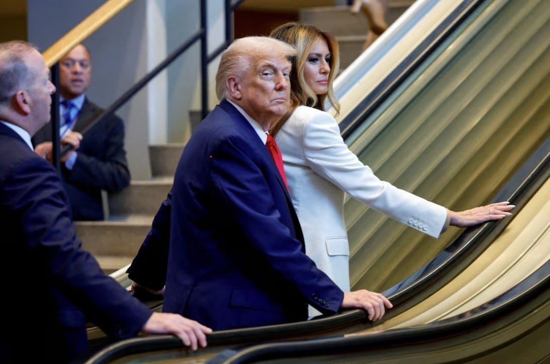 Căng thẳng vì chuyện thang cuốn dừng đột ngột khi Tổng thống Mỹ Trump đến Liên Hợp Quốc- Ảnh 1.