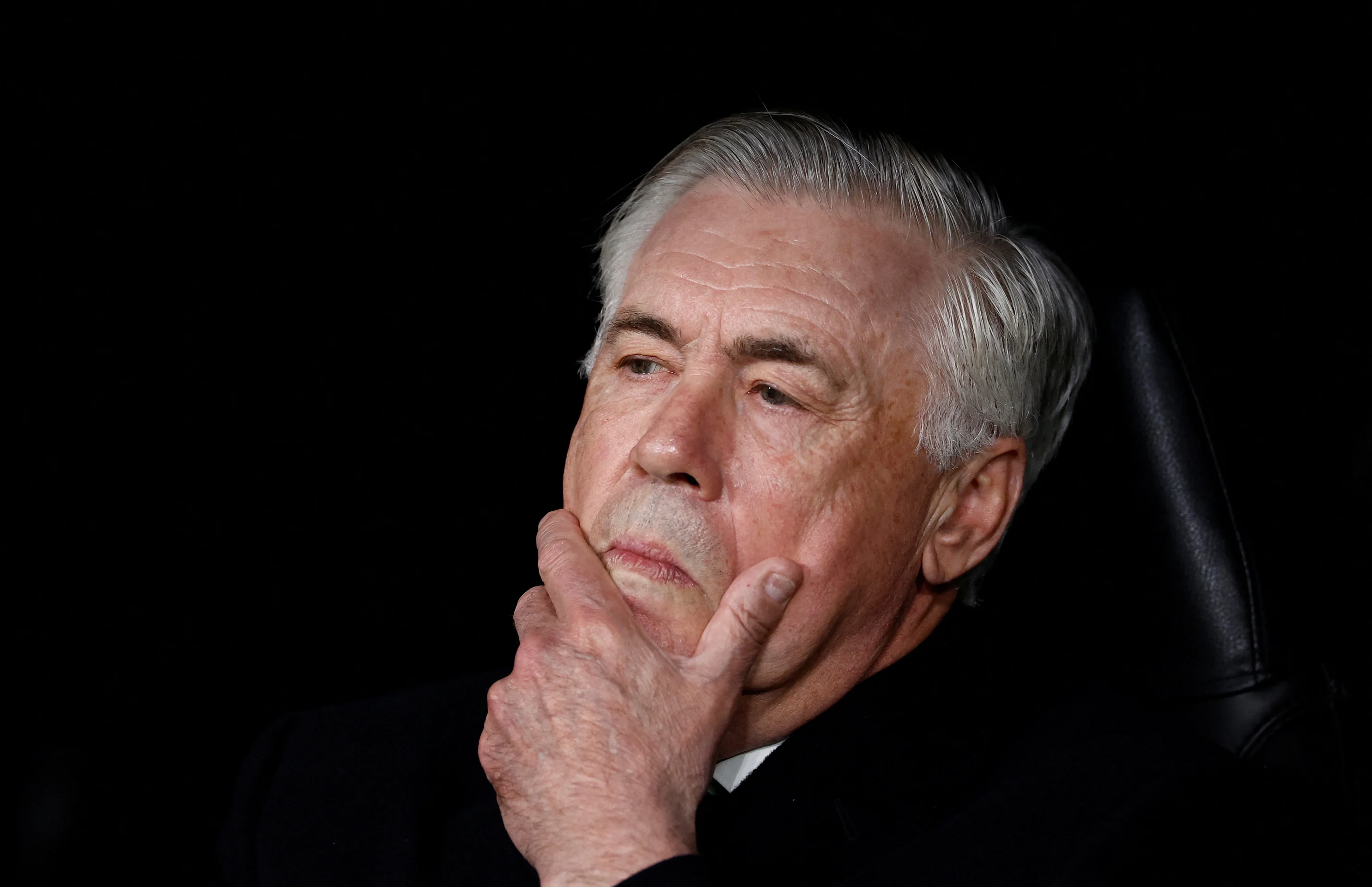 25-1758764222-lan-sa-thai-tan-nhan-nhat-su-nghiep-ancelotti.jpg
