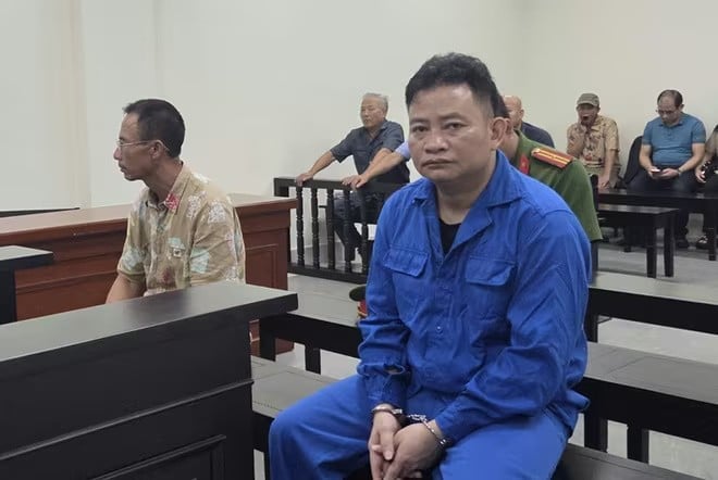 25-1758782303-lien-tiep-dung-dao-tan-cong-nhieu-nguoi-tai-gia-dinh-vo-cu.jpg