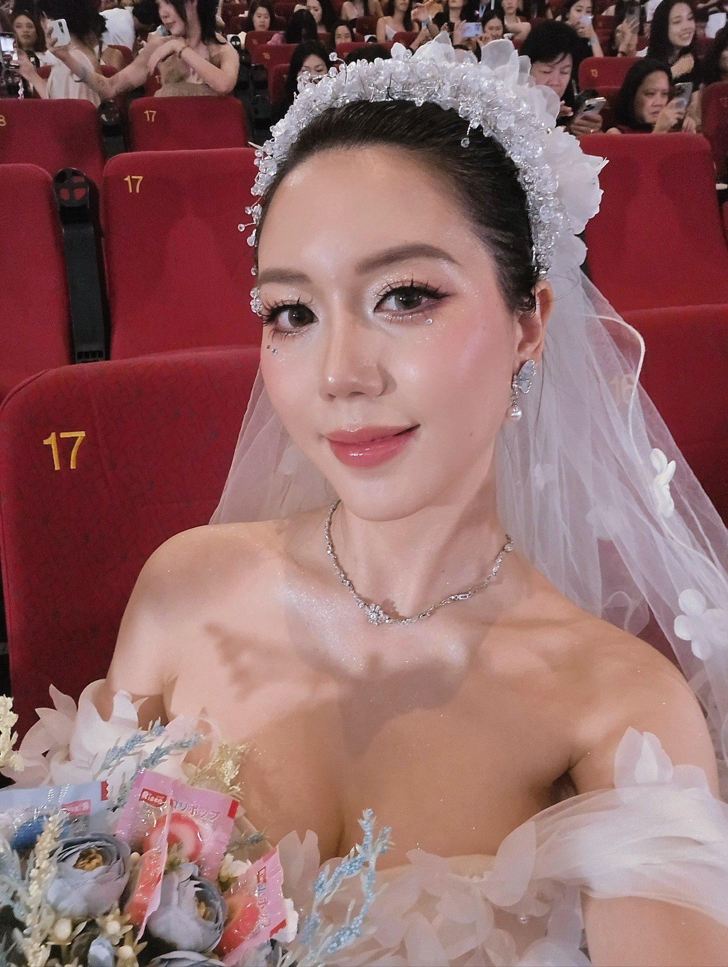 25-1758786113-co-dau-toi-hop-bao-gap-hua-quang-han-o-tphcm-la-ai.jpeg