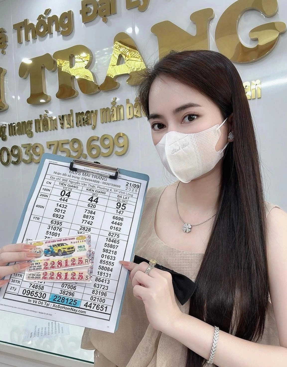 Vợ chồng phụ hồ trúng độc đắc 4 tỉ xổ số miền Nam, dành tiền dưỡng già - Ảnh 1.