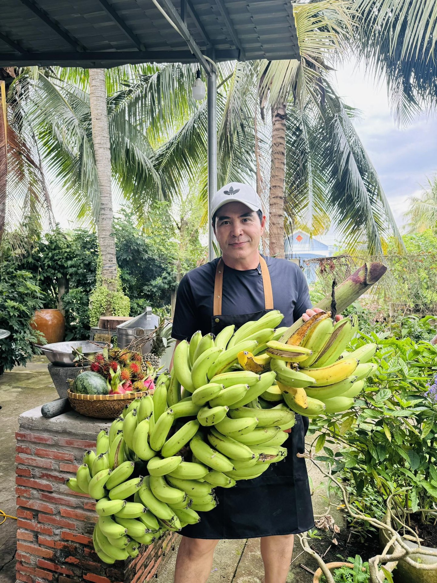 Nam diễn viên là 