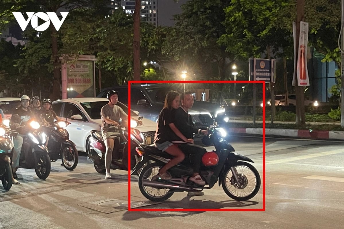 ha noi thi diem lap camera ai phat nguoi, y thuc nguoi di duong khac han hinh anh 6