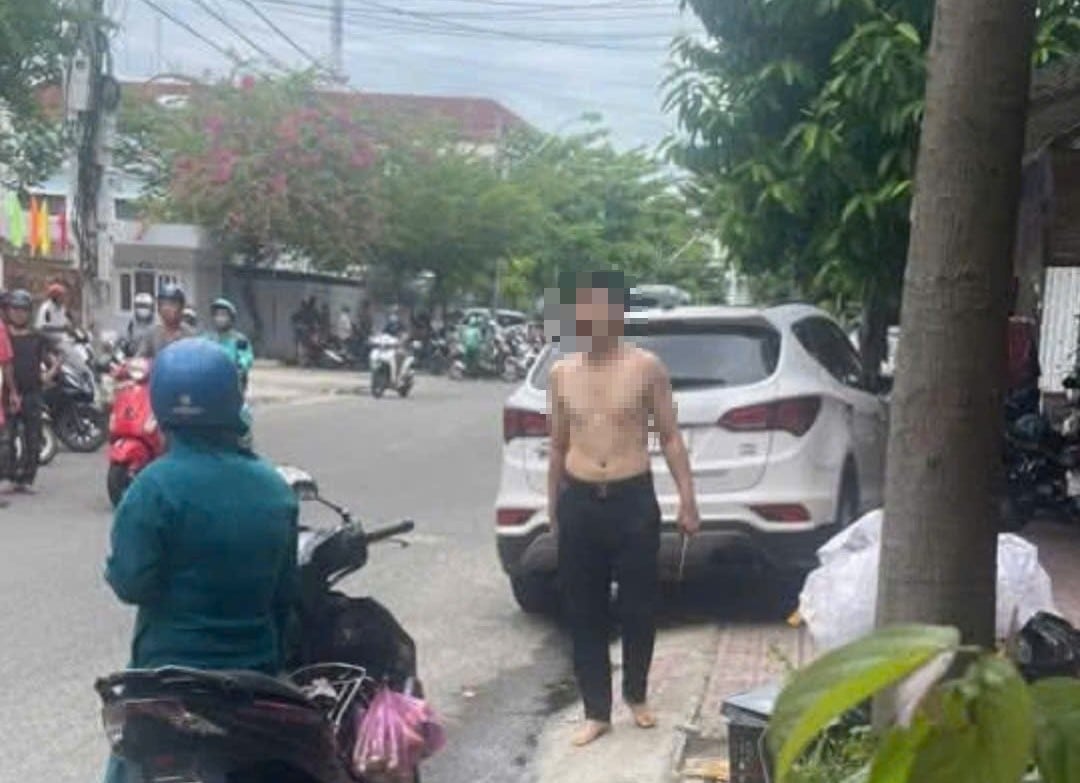 Thực hư thông tin tài xế xe Mercedes bị cho là đánh người gây xôn xao dư luận ở Nha Trang- Ảnh 2.