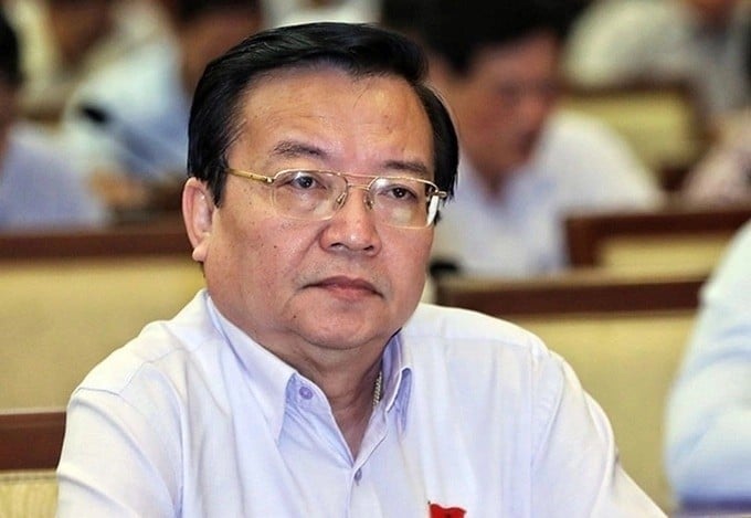 27-1758934930-17-nam-tung-hoanh-cua-de-che-thong-thau-aic.jpg