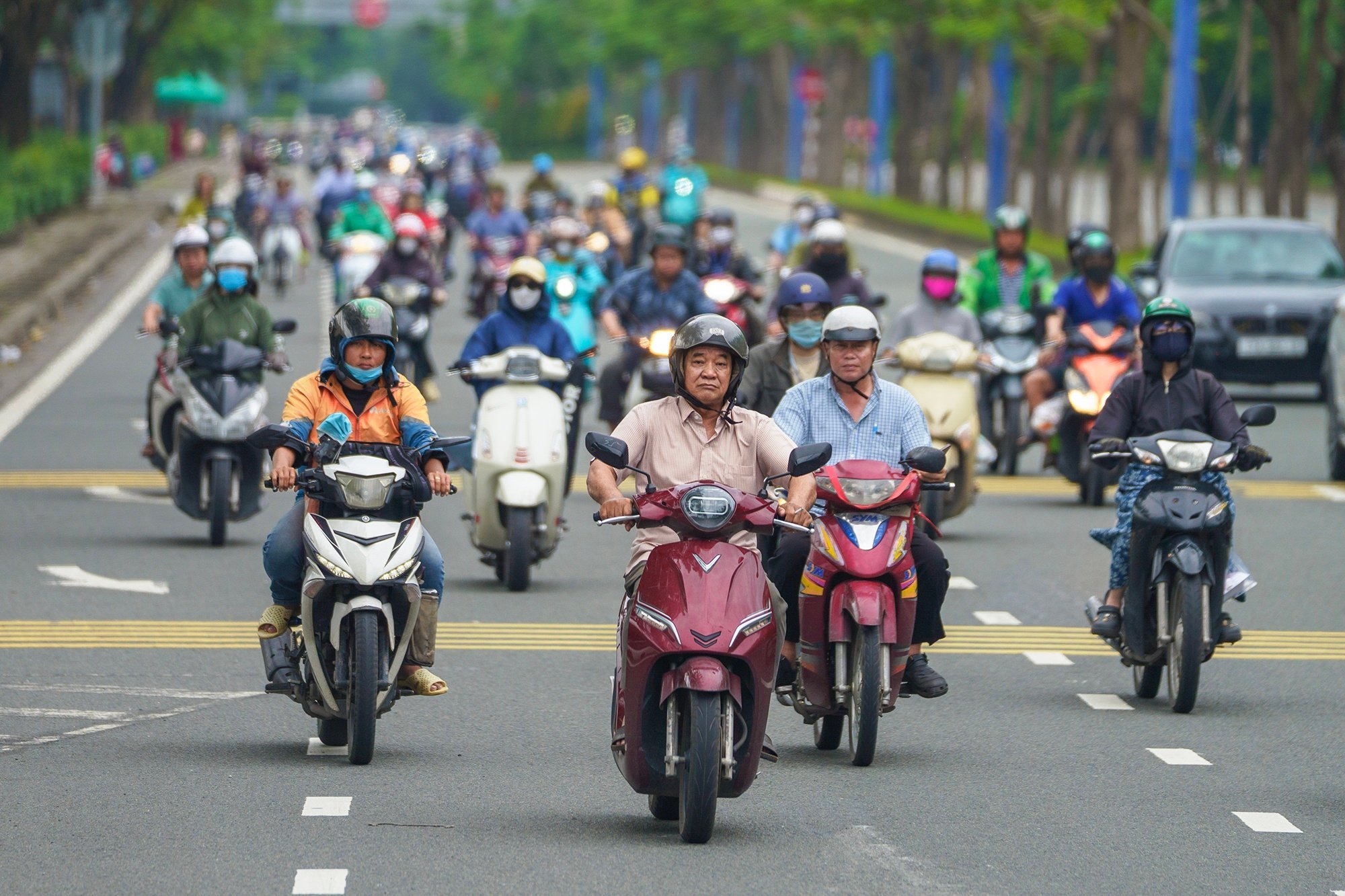 27-1758939498-hien-trang-tuyen-duong-dau-tien-sap-co-lan-xe-dap-o-tphcm.jpg