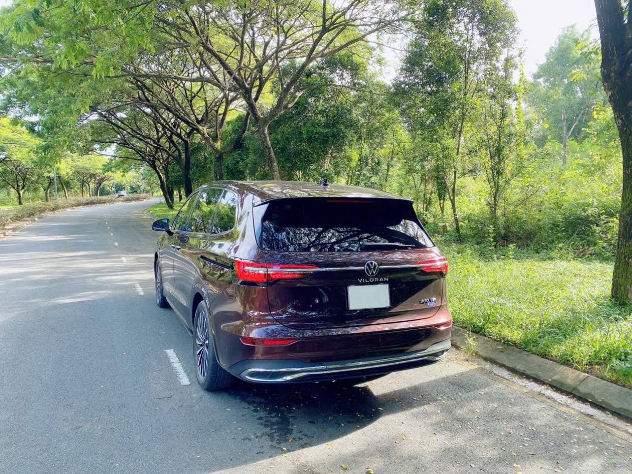 Chiếc VW Viloran này rao bán gần 2,1 tỷ đồng, khách hàng tiết kiệm 450 triệu so với mua mới lại được nội thất rộng hơn Carnival- Ảnh 3.