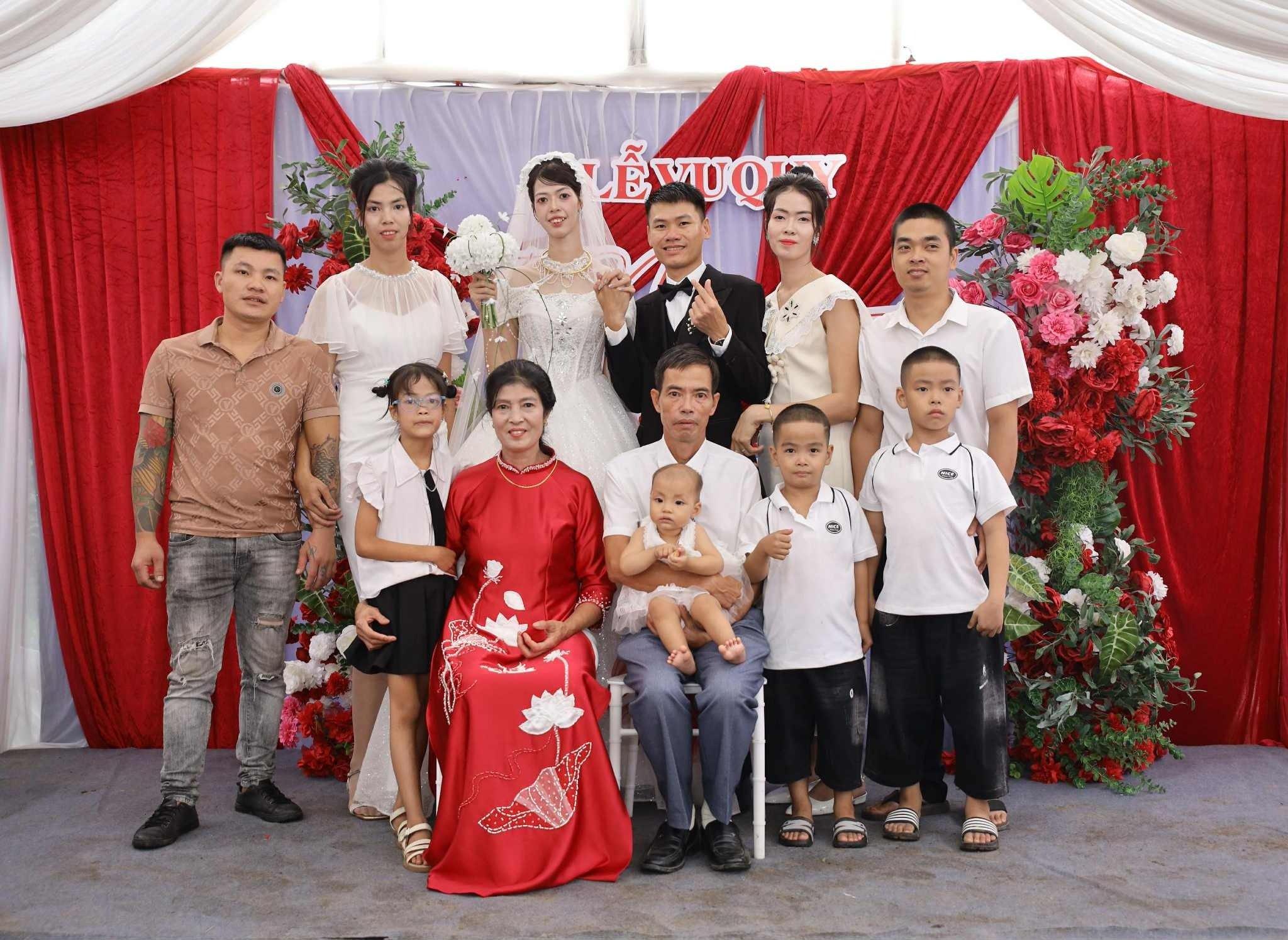 27-1758955267-co-dau-cao-185-m-noi-bat-trong-dam-cuoi-o-tuyen-quang.jpeg