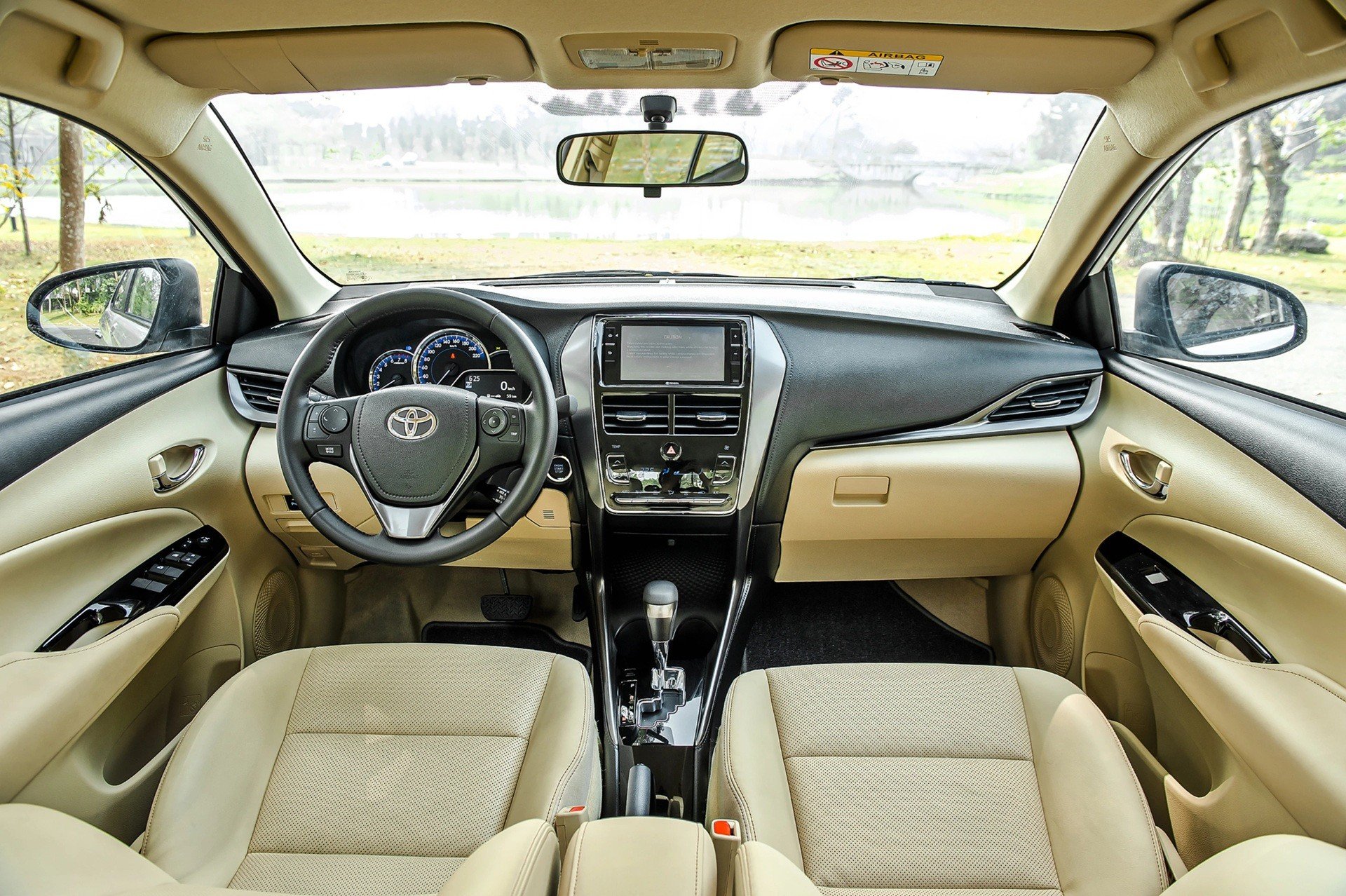 vios ngoai giao 11.jpg