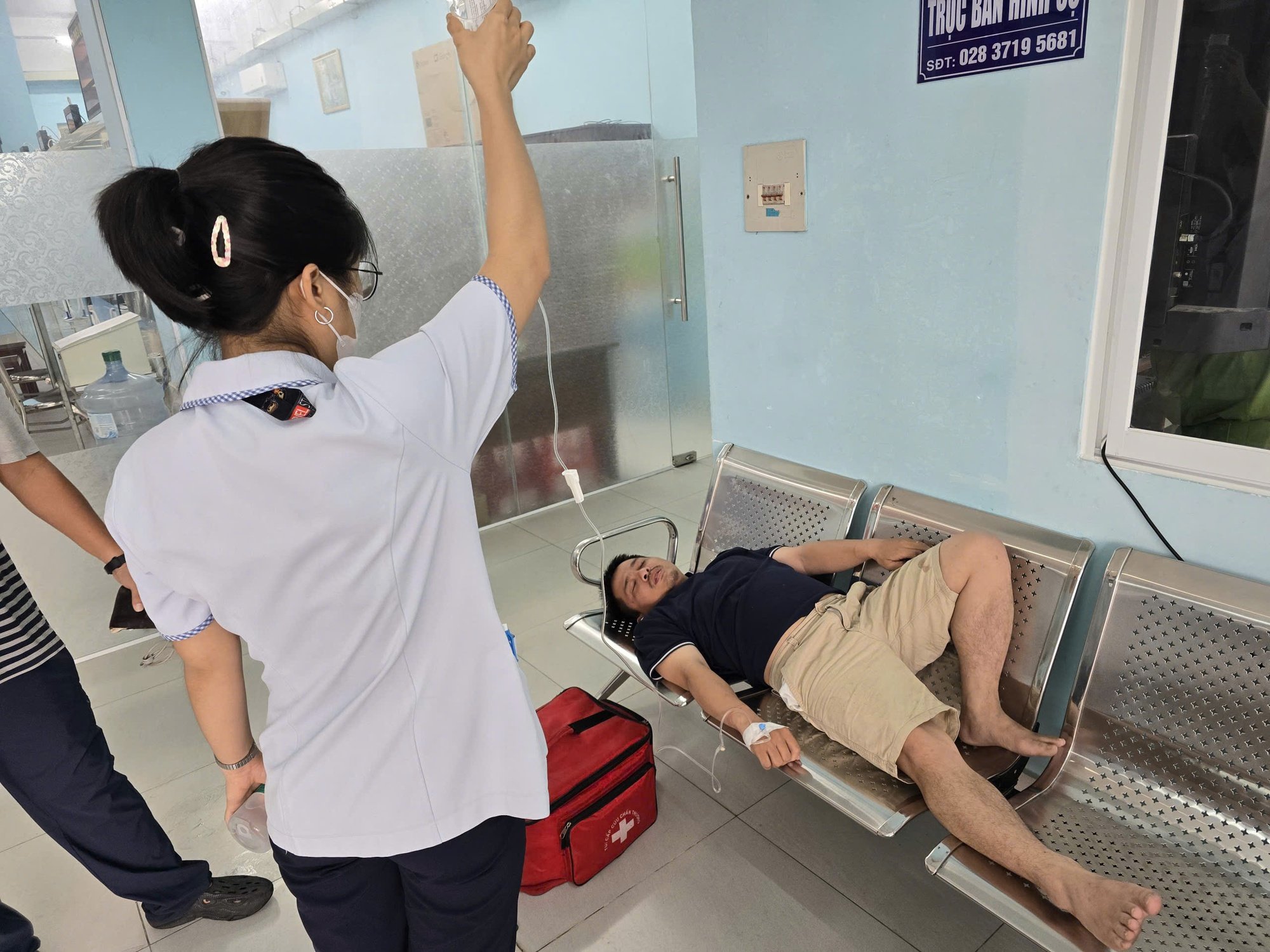 Phóng viên VOV bị còng tay khi tác nghiệp, chủ tịch UBND phường An Phú Đông nói gì?- Ảnh 4.