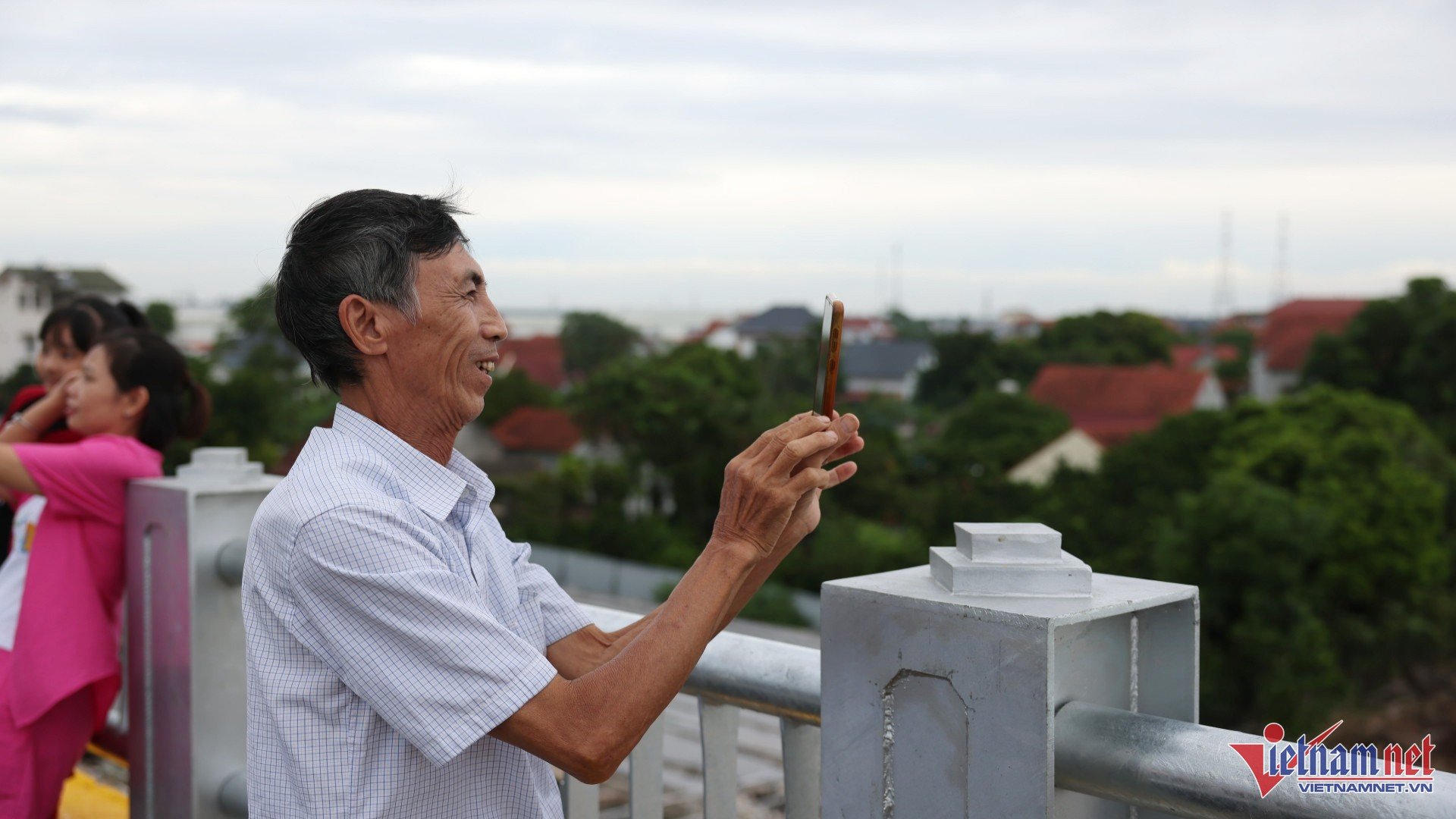 W-thong cau 8.jpg