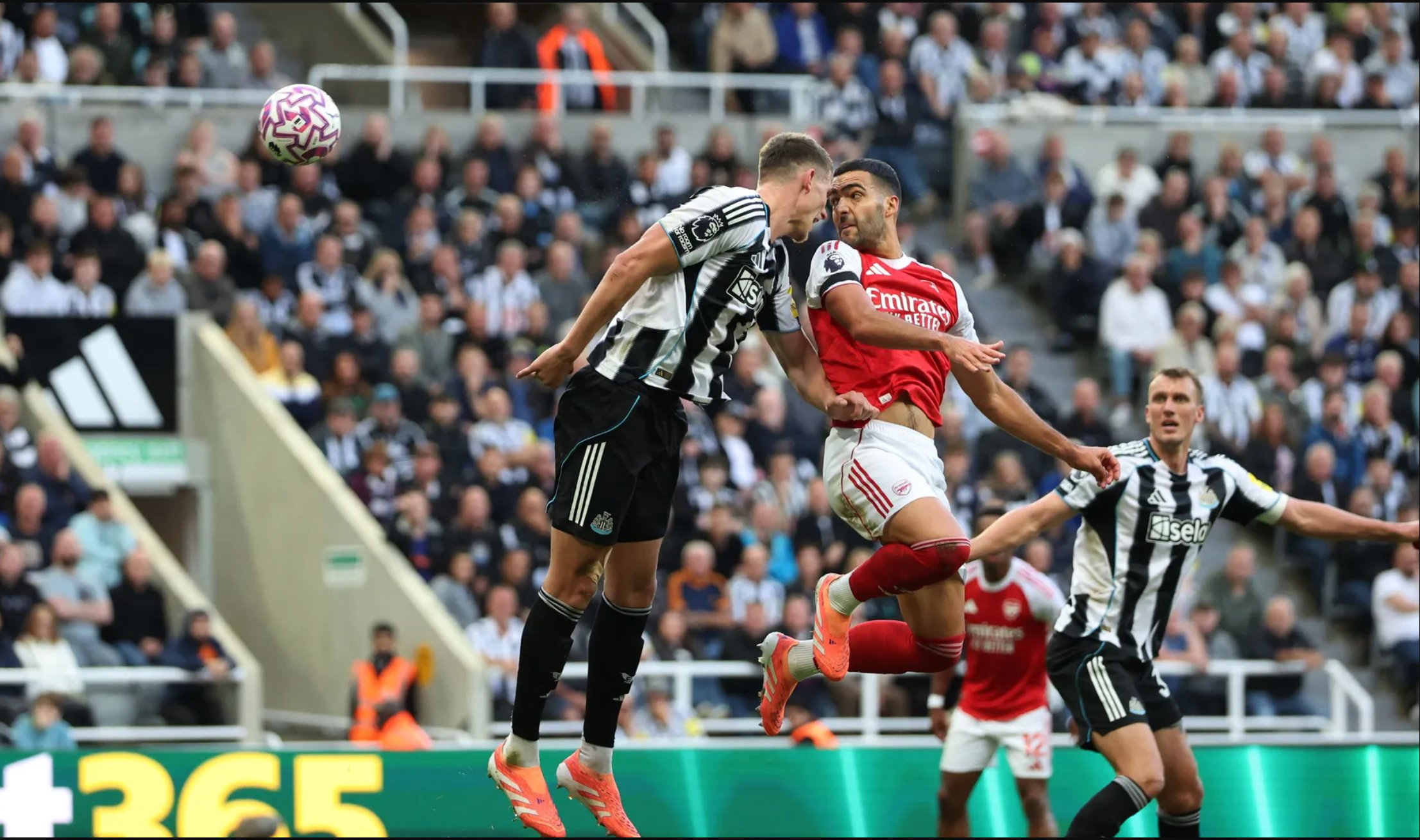 Arsenal ngược dòng hạ chủ nhà Newcastle, trọng tài gây phẫn nộ- Ảnh 5.