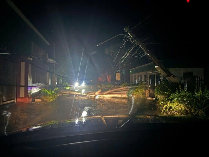 Bão số 10 Bualoi gây thiệt hại nặng nề: Lốc xoáy kéo sập nhiều nhà dân ở Ninh Bình, 6 người thiệt mạng- Ảnh 20.