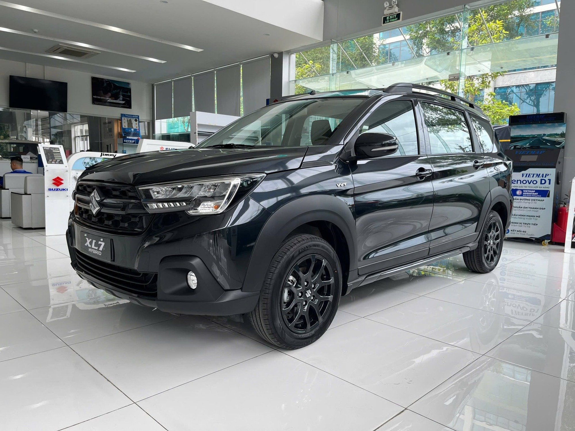 Suzuki XL7 Black Edition bản đặc biệt giảm 70 triệu tại đại lý: Giá thực tế chưa đến 530 triệu đồng, tăng sức cạnh tranh lên Xpander và Veloz Cross- Ảnh 2.