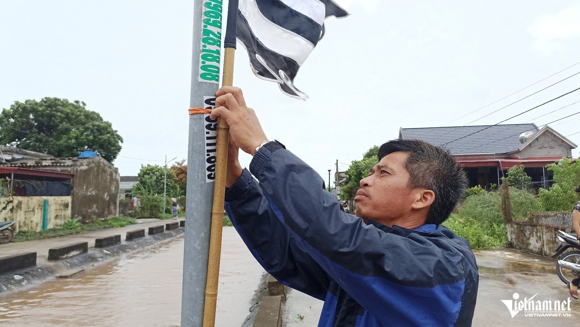 W-Chất bình 4.jpg