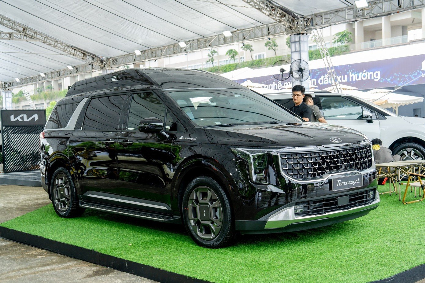 kia-carnival-limousine.jpg