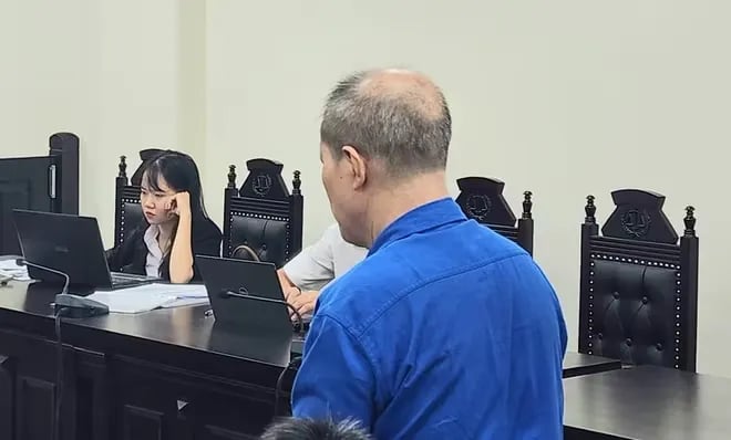 30-1759215646-ha-doc-vo-bang-thuoc-tru-sau-de-duoc-song-voi-tinh-nhan.webp
