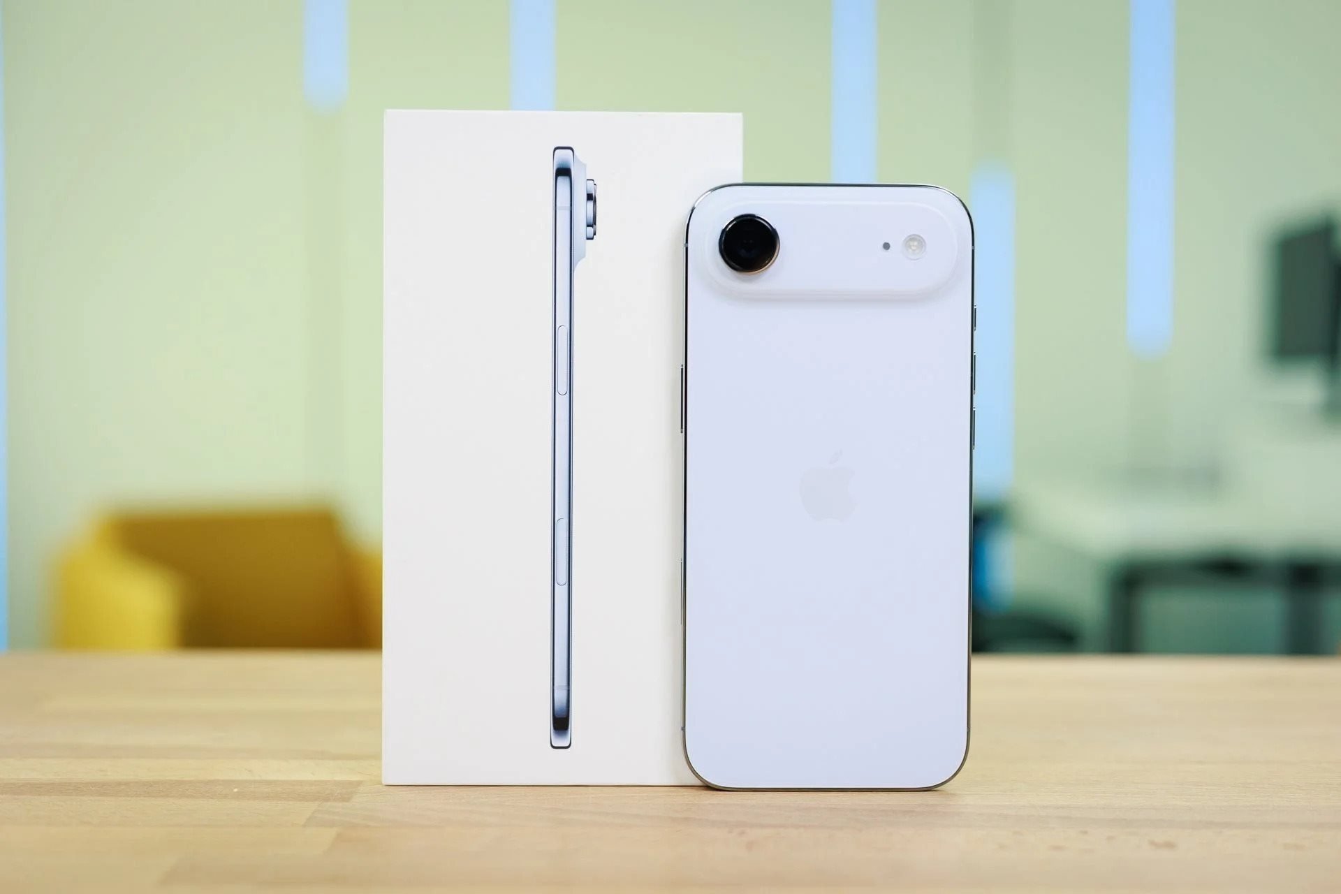 Đánh giá thật lòng về iPhone Air giá 30 triệu: Đẹp đấy, chất đấy, nhưng 