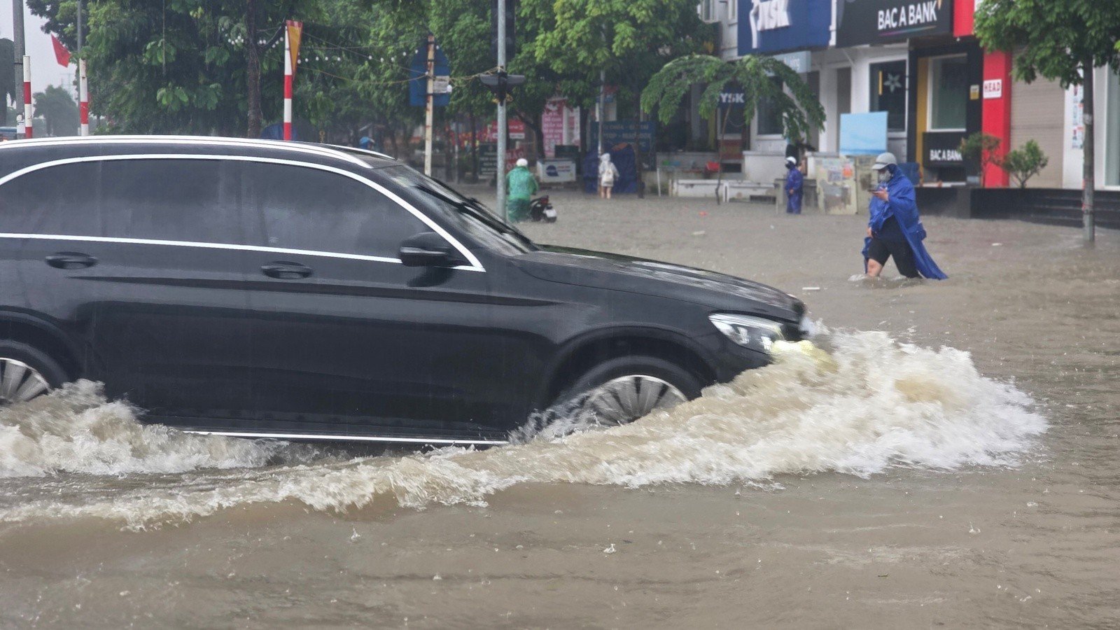 Mưa tầm tã không ngớt, 