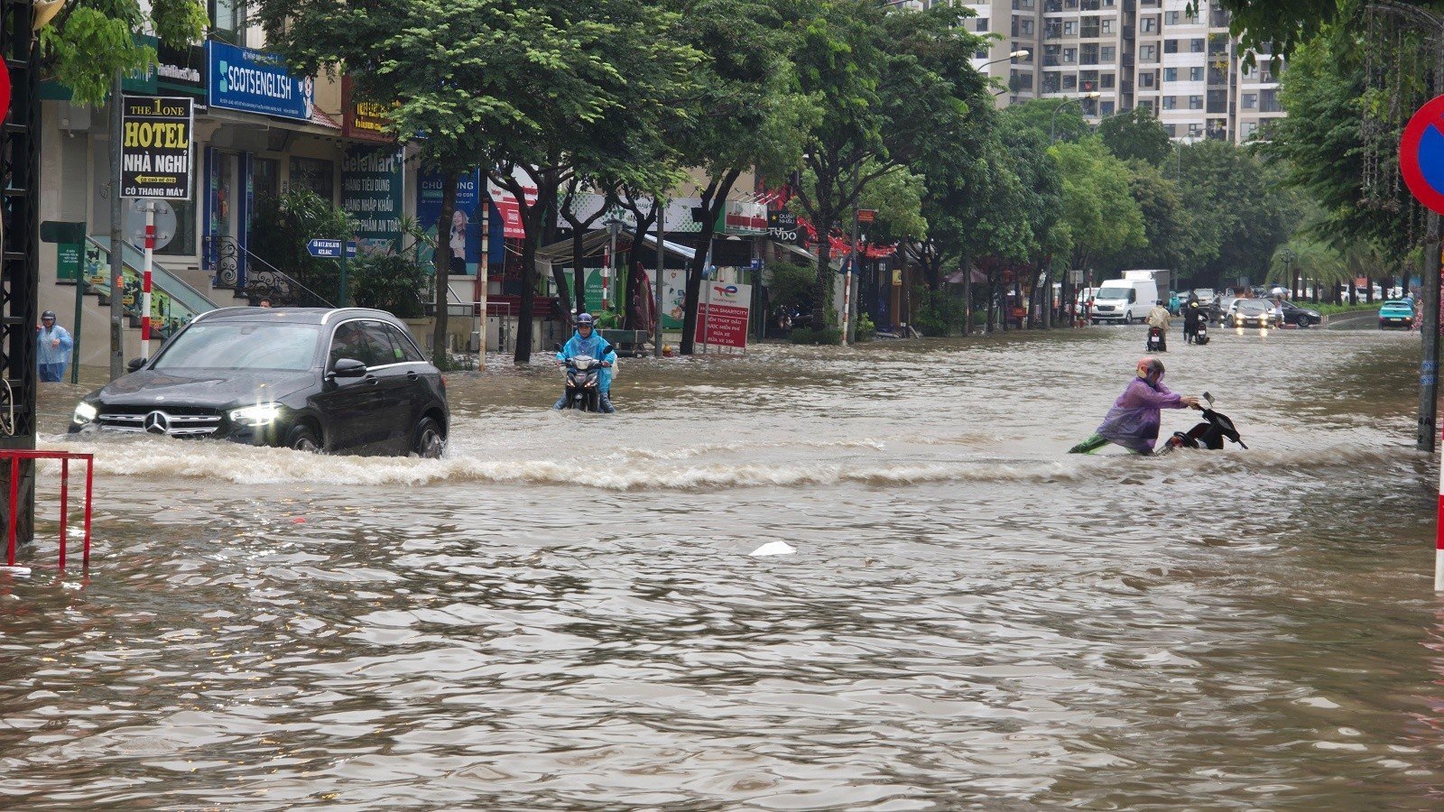 Mưa tầm tã không ngớt, 