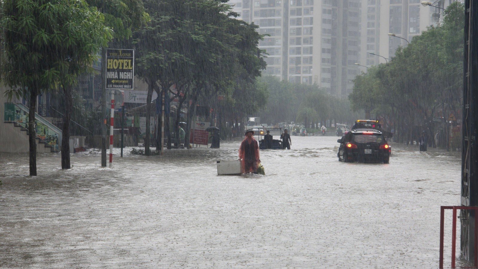 Mưa tầm tã không ngớt, 