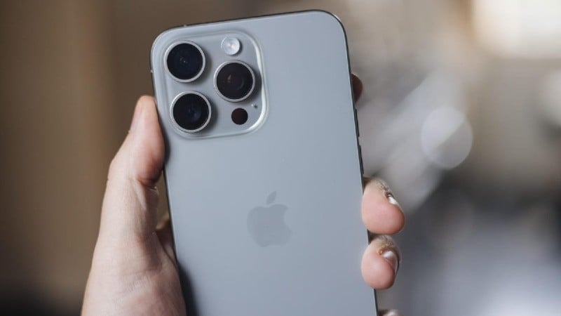 Đây là chiếc iPhone khung titan rẻ nhất Việt Nam: Giá chỉ 1 nửa iPhone 17 Pro nhưng còn sang xịn hơn- Ảnh 5.
