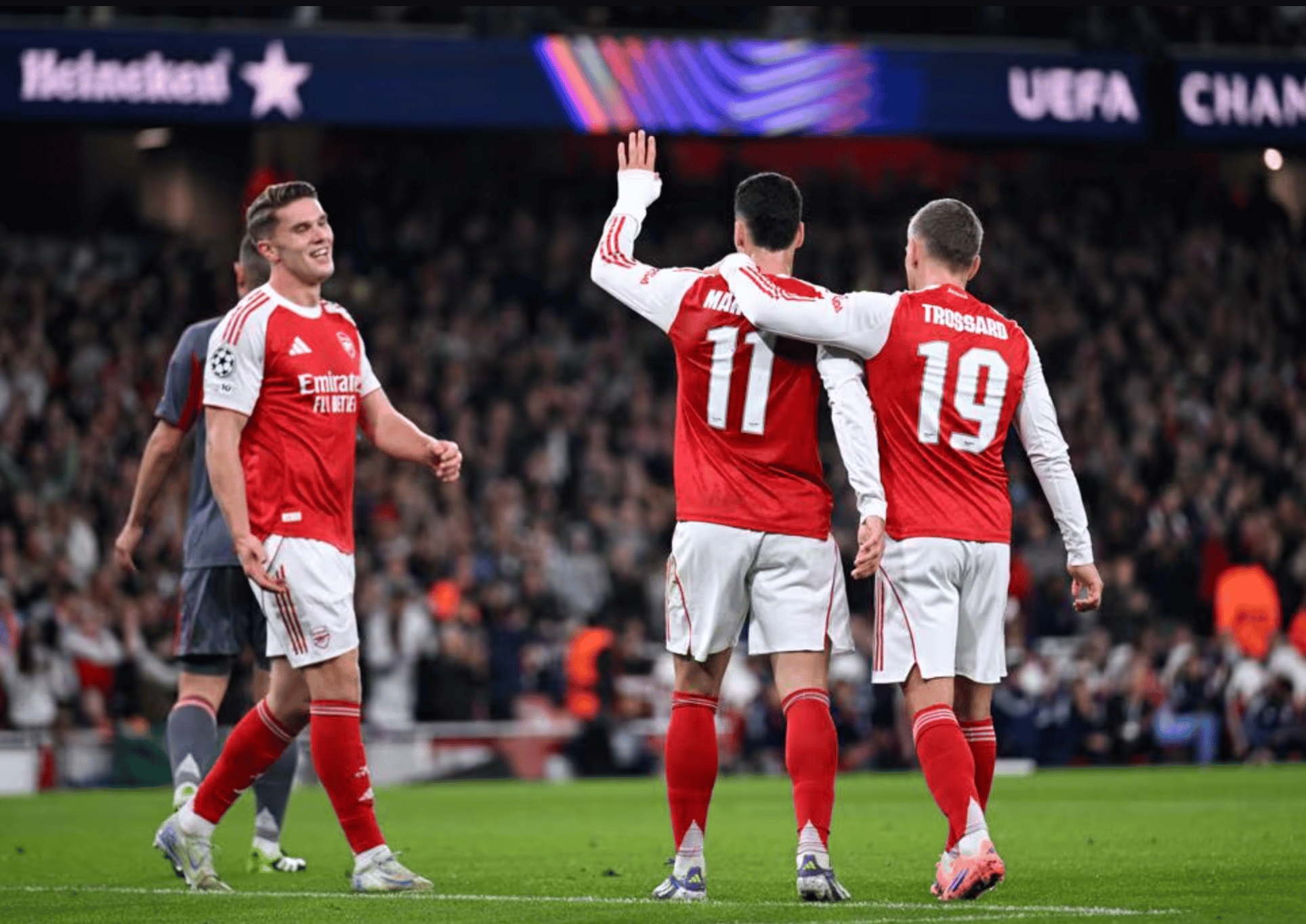 Arsenal đại phá Olympiakos, bay cao Top 5 Champions League - Ảnh 2.