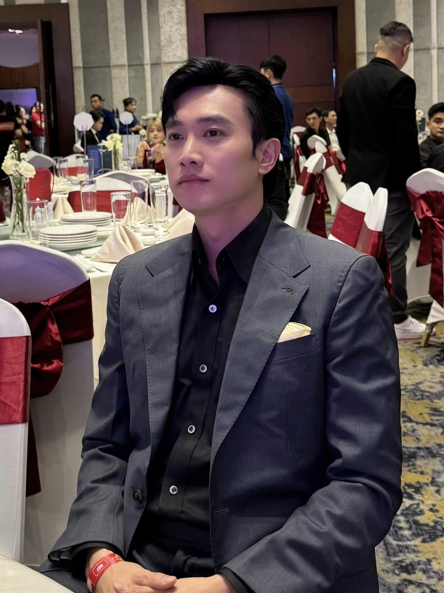 Việt Nam có 1 tổng tài vừa đẹp vừa giàu ngang ngửa Trần Vỹ Đình: Ở biệt thự 7000m2, trẻ mãi không già suốt 15 năm- Ảnh 10.