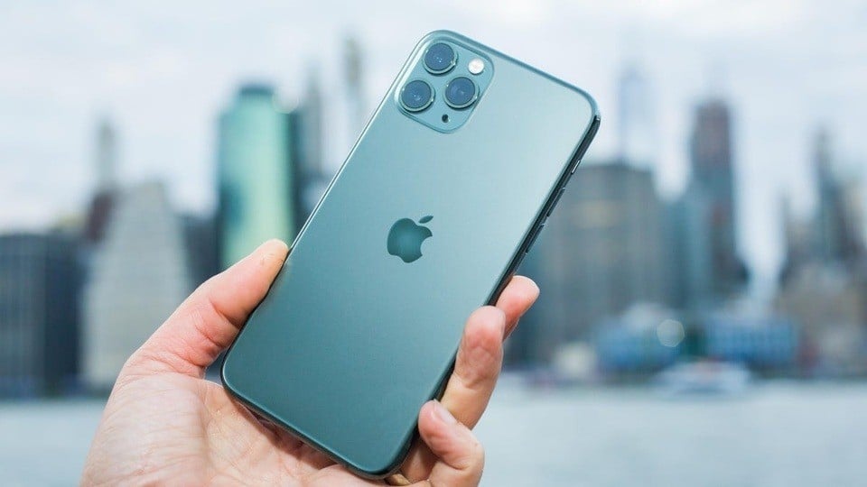 02-1759388642-iphone-11-pro-max-thanh-do-co.jpg