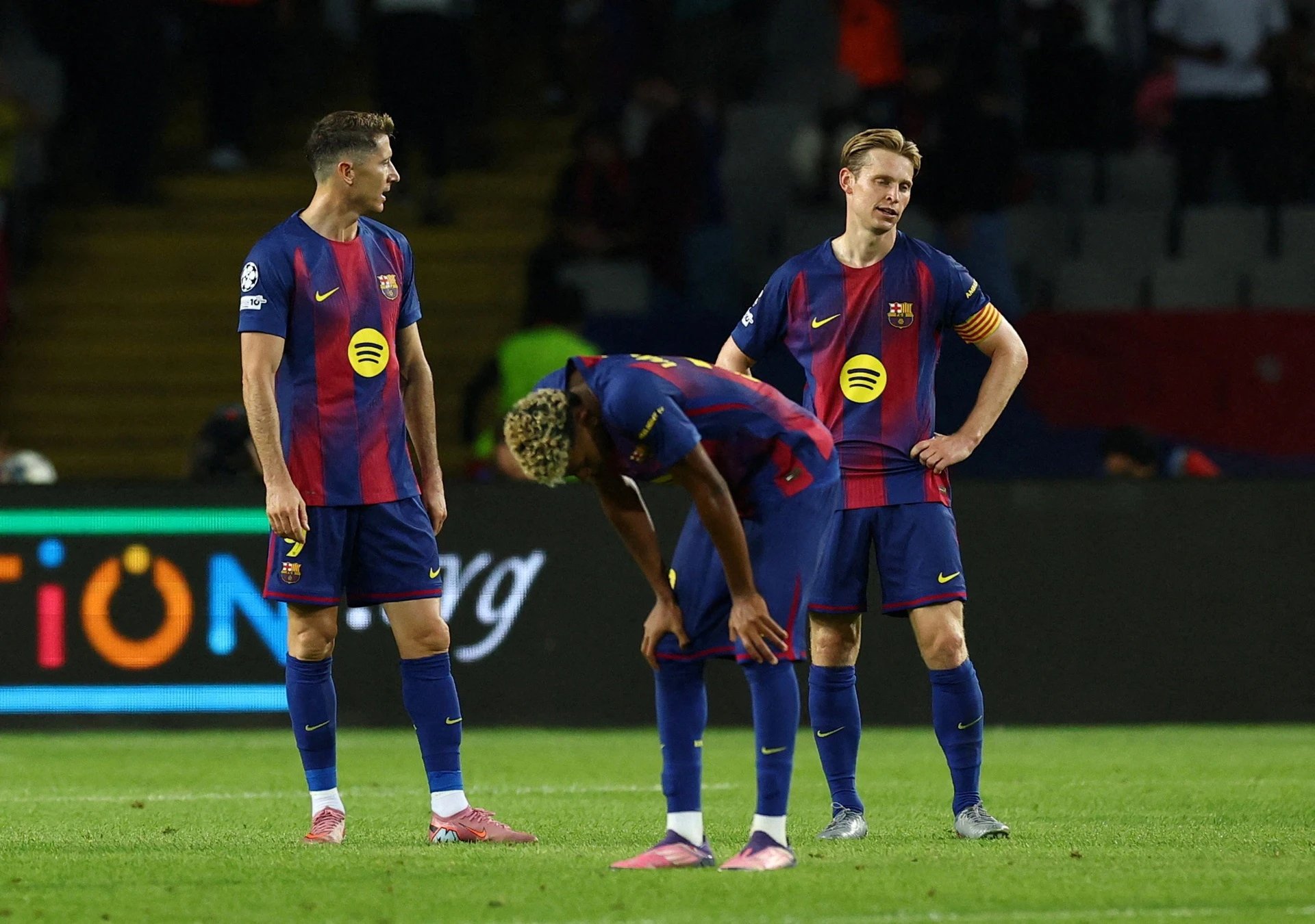 02-1759395170-barca-chua-du-tam.webp