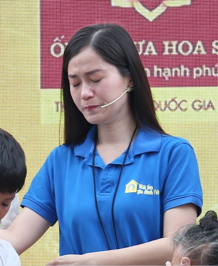 Nữ diễn viên miền Nam đầu tiên diễn Táo Quân bật khóc nức nở- Ảnh 3.