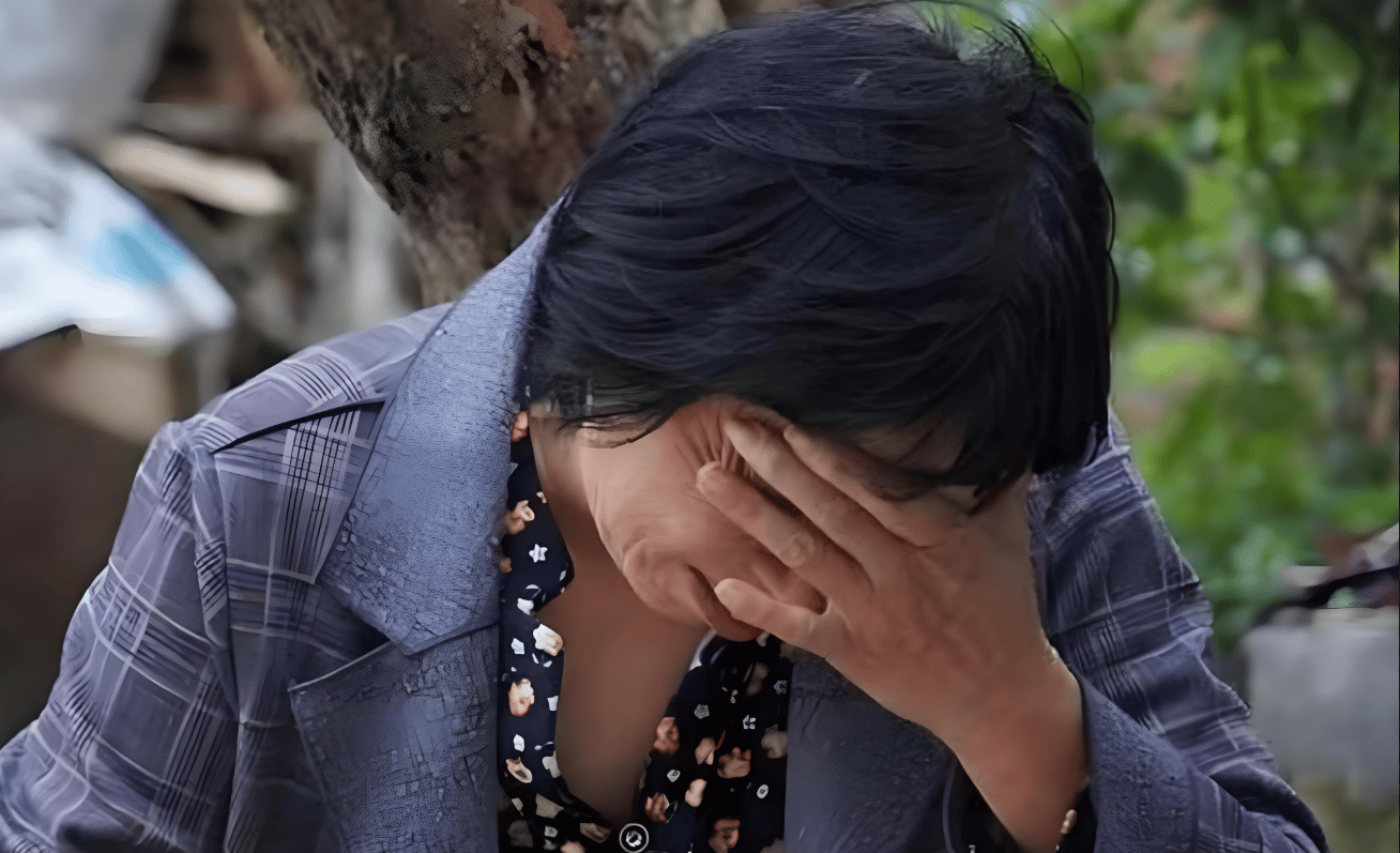 Mẹ vay ngân hàng 2 tỷ cho con trai đi du học, 10 năm sau con về nước ký hợp đồng mua nhà... đứng tên bạn gái- Ảnh 2.