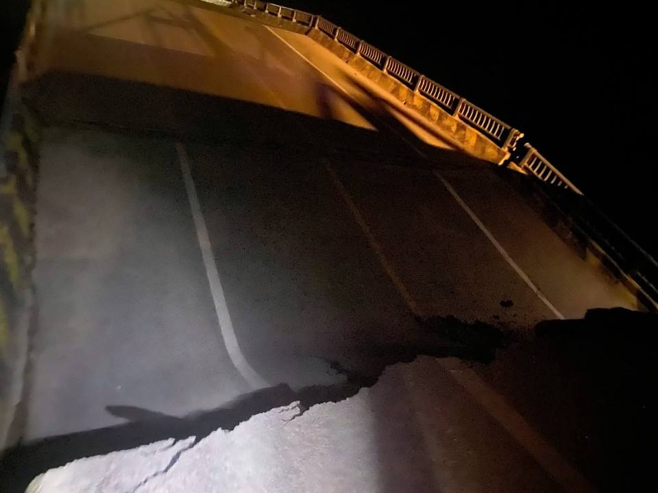 Hiện trường kinh hoàng vụ sập gãy hoàn toàn đường dẫn lên cây cầu ở Tuyên Quang- Ảnh 6.