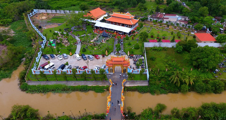 Tình trạng của NS Hoài Linh tại đền thờ 100 tỷ trong ngày giỗ Tổ sân khấu- Ảnh 4.