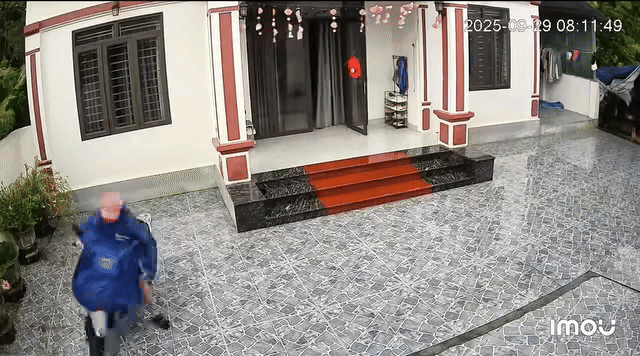 04-1759543785-clip-vo-bi-nga-xe-chong-co-phan-ung-khien-dan-mang-tranh-cai.gif