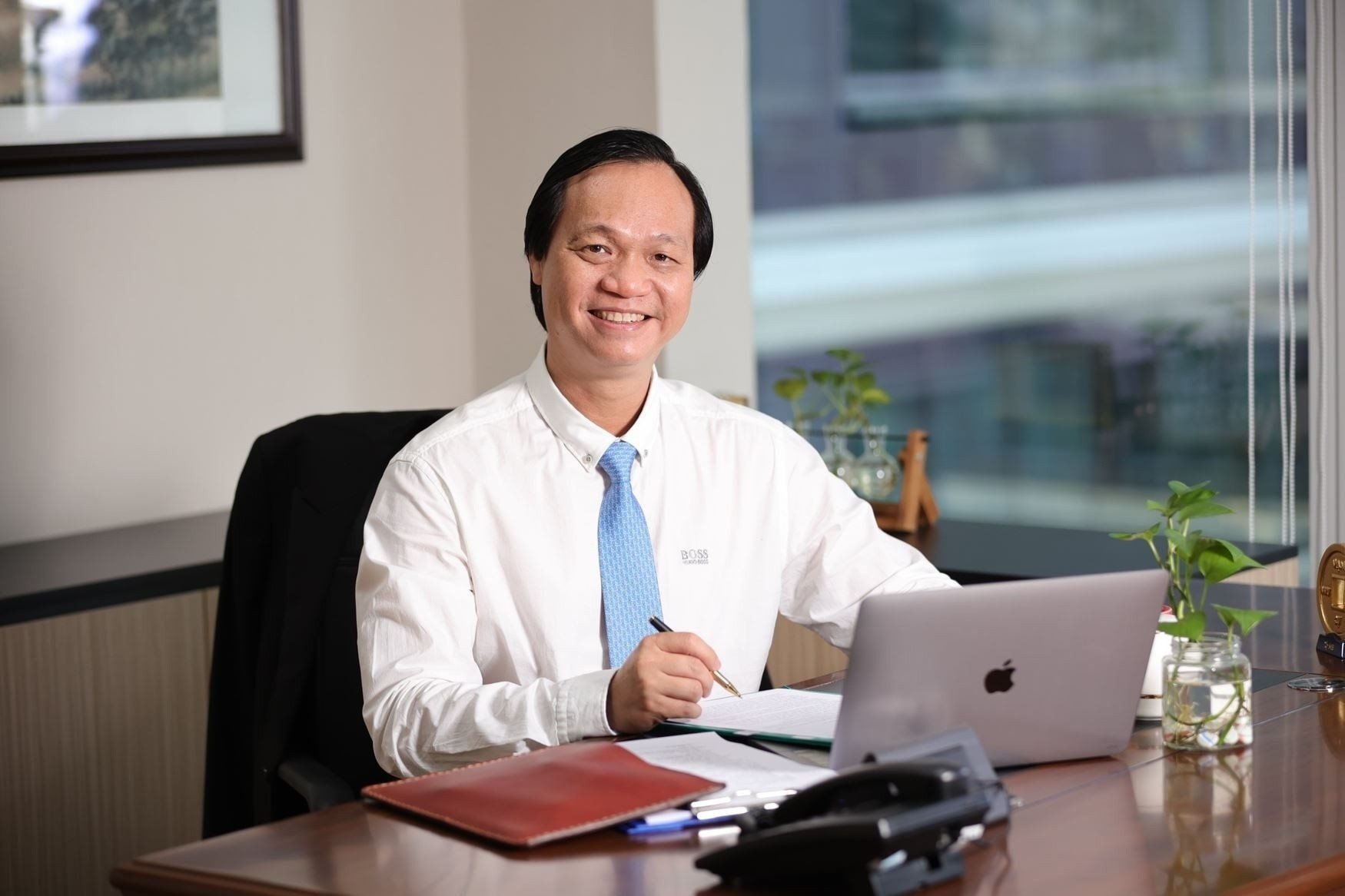 CEO 1 trong những DN bất động sản lớn nhất sàn chứng khoán nhận cảnh báo tạm hoãn xuất cảnh từ Thuế TP.HCM vì công ty nợ thuế- Ảnh 1.