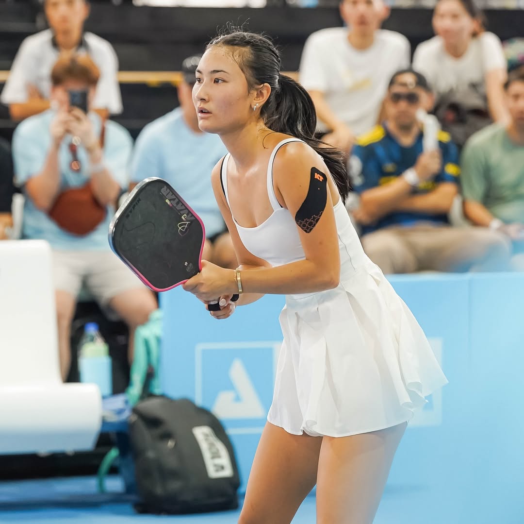 Alix Trương là ai mà hot đùng đùng, xả loạt ảnh ở Việt Nam toàn thấy đánh pickleball và ăn bánh mì? - Ảnh 7.