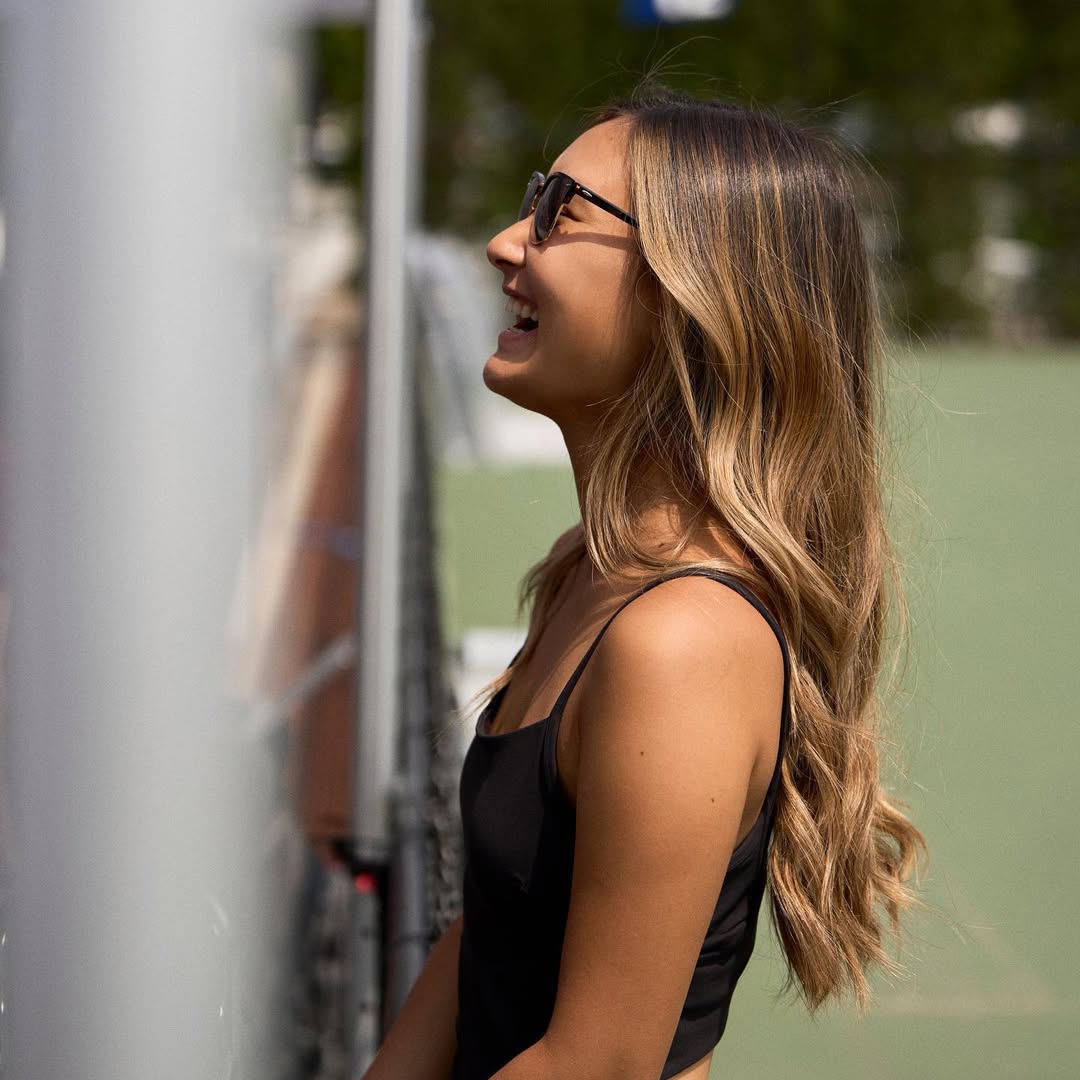 Alix Trương là ai mà hot đùng đùng, xả loạt ảnh ở Việt Nam toàn thấy đánh pickleball và ăn bánh mì? - Ảnh 14.