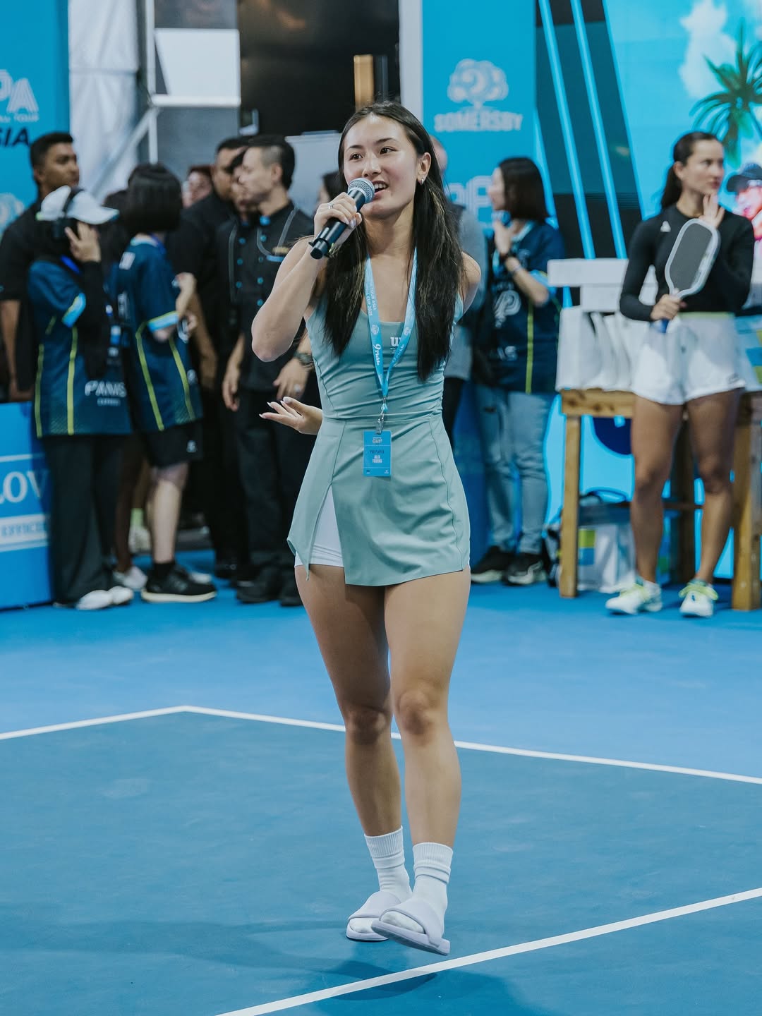 Alix Trương là ai mà hot đùng đùng, xả loạt ảnh ở Việt Nam toàn thấy đánh pickleball và ăn bánh mì? - Ảnh 12.