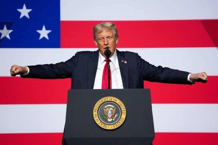 06-1759725009-chuoi-hanh-dong-ky-la-cua-ong-trump.jpg