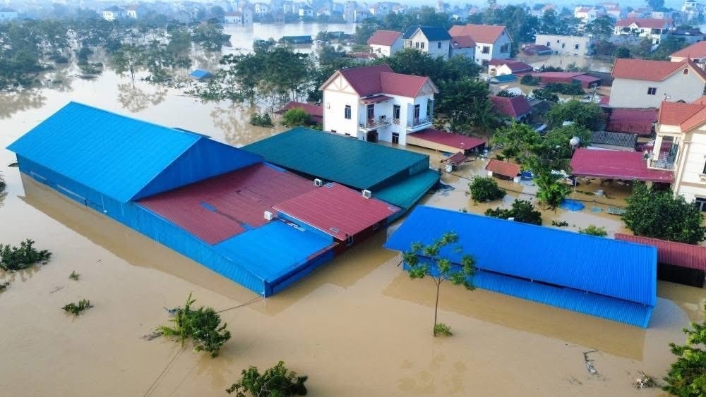 Lũ sông Cầu Bắc Ninh khiến nhiều thôn chìm trong biển nước , cuộc sống đảo lộn - Ảnh 7.