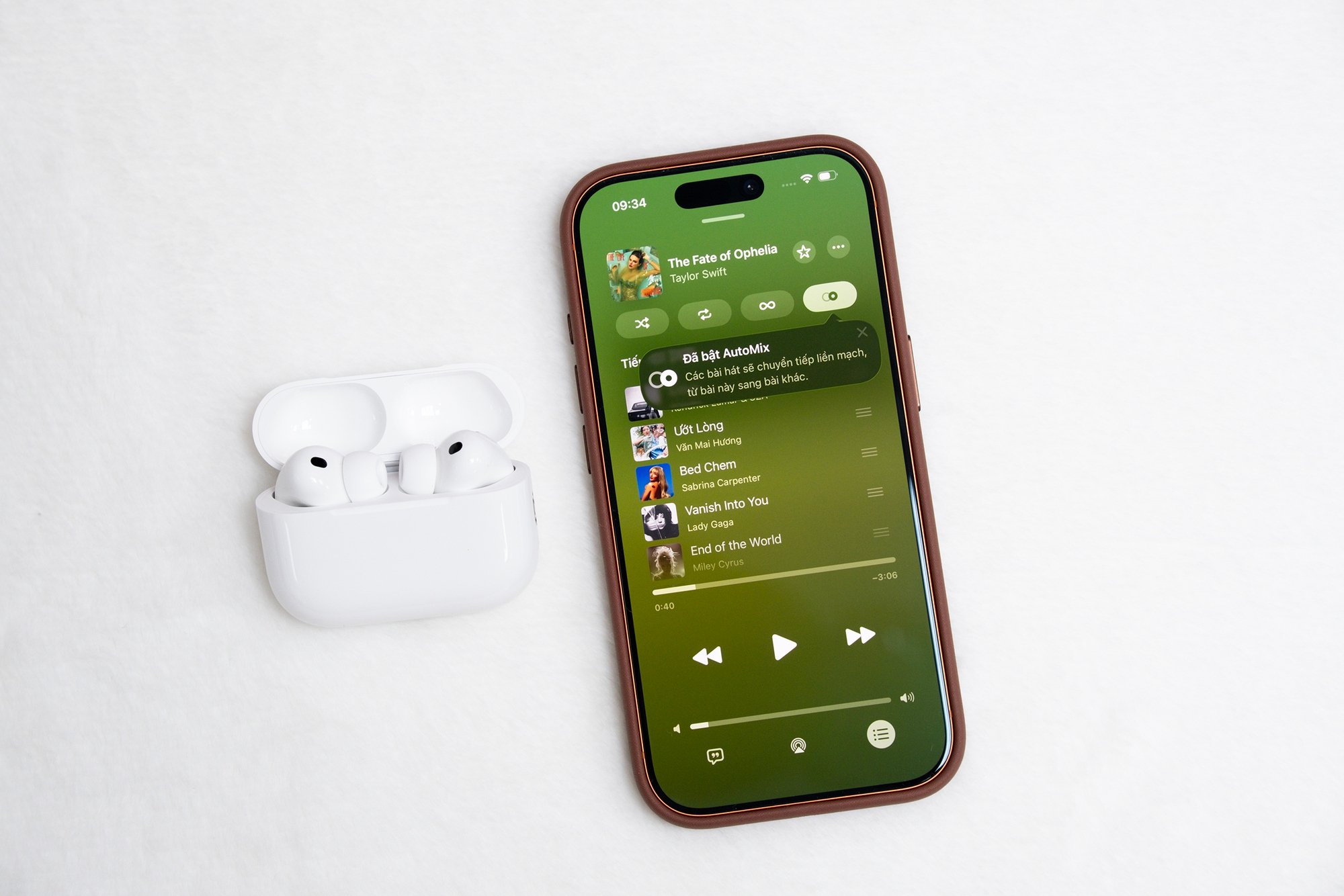 Apple Music “lột xác” trên iOS 26: Nghe nhạc mượt như DJ, biến iPhone thành mic hát nhạc tại nhà!- Ảnh 2.