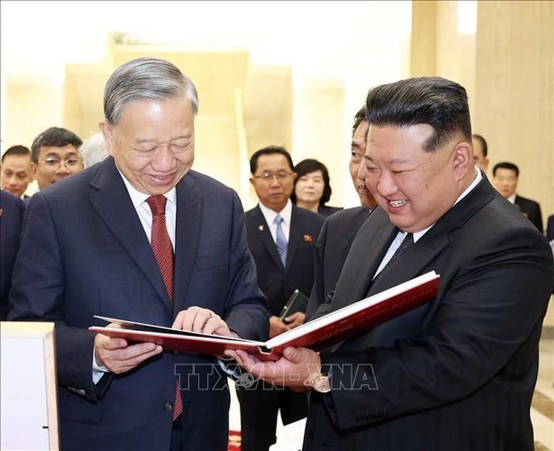 09-1760005639-tong-bi-thu-to-lam-hoi-dam-voi-tong-bi-thu-chu-tich-quoc-vu-trieu-tien-kim-jong-un.jpg